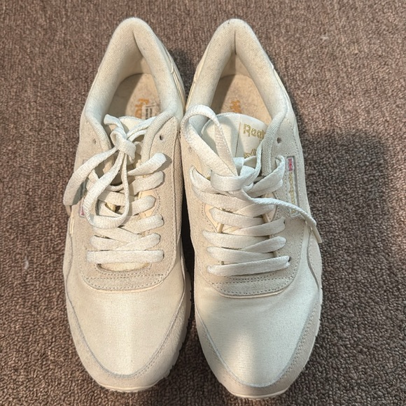 Reebox - Picture 2 of 4